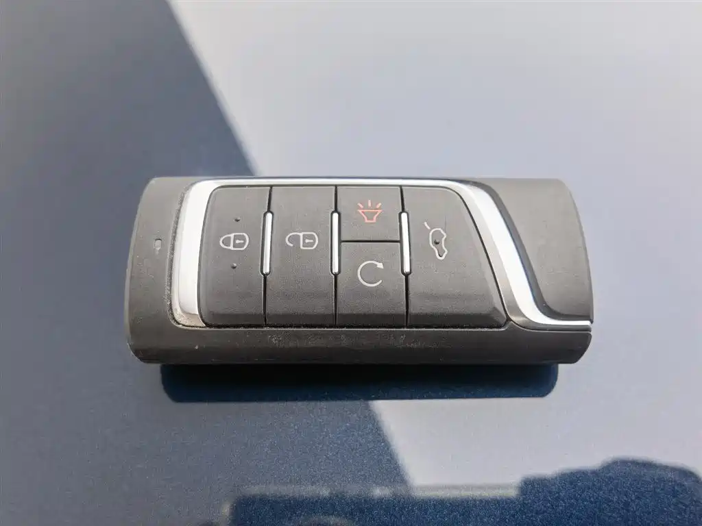 GAC Trumpchi Trumpchi M6 2019 270T DCT Luxury Edition (7-seater) (China VI) фото 19