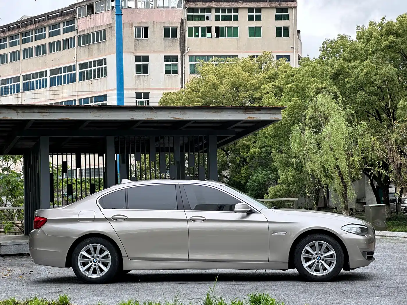 BMW 5 Series 2012 523Li Luxury фото 8