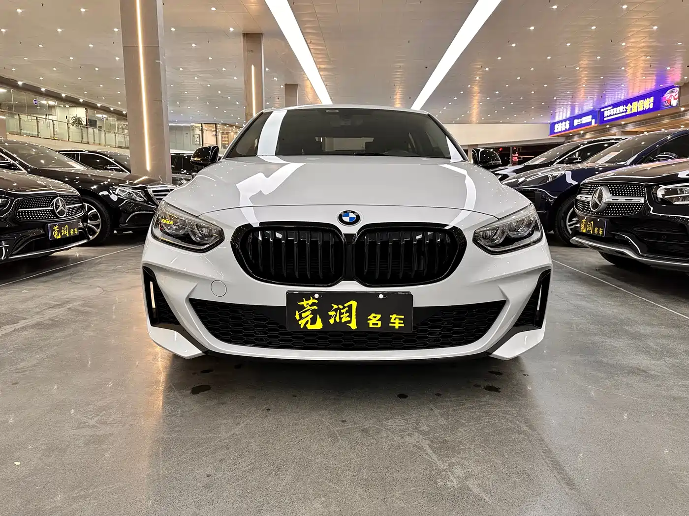BMW 1 Series 2022 125i M Sport Shadow Edition фото 2