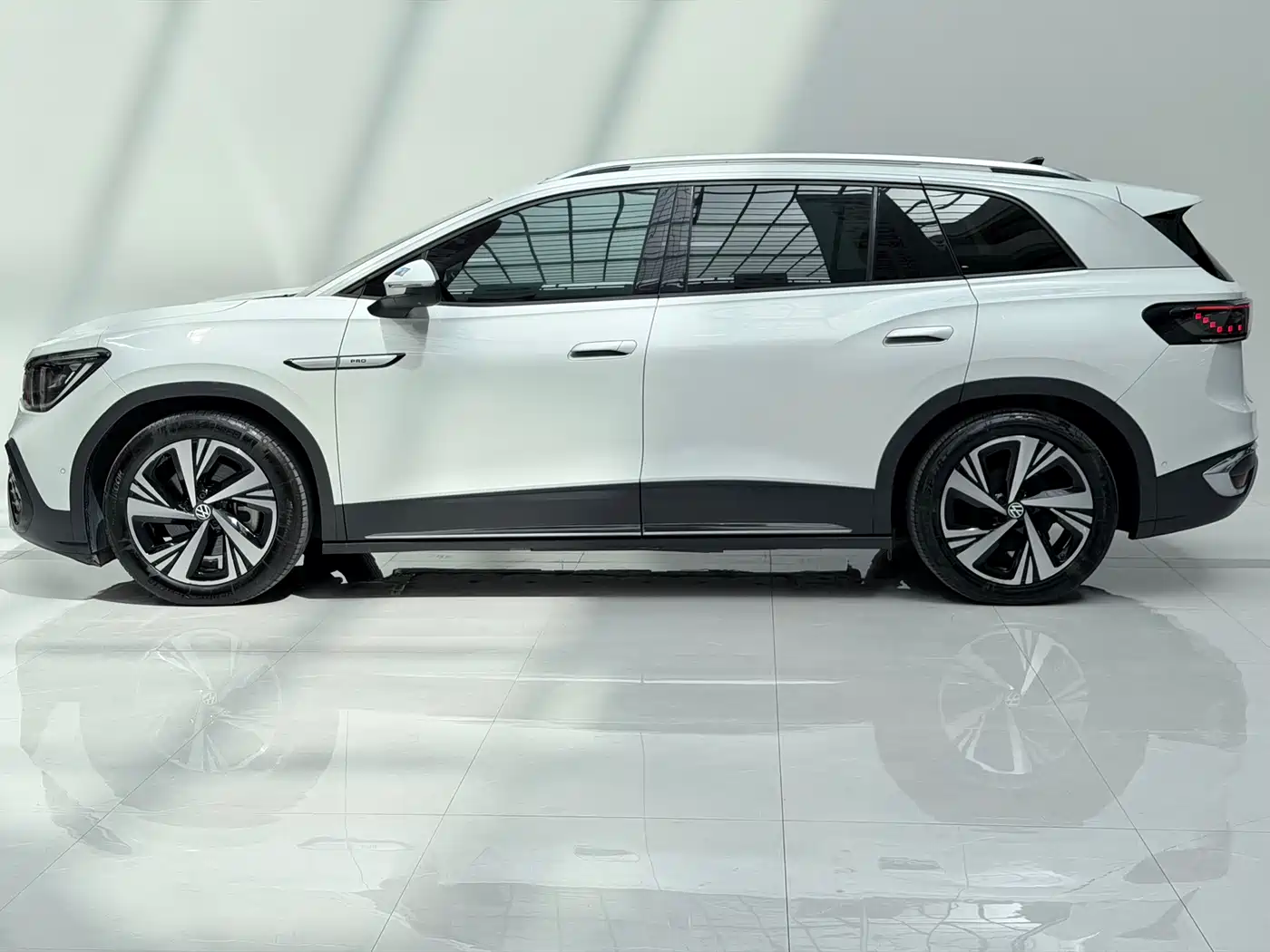 VOLKSWAGEN ID.6 CROZZ