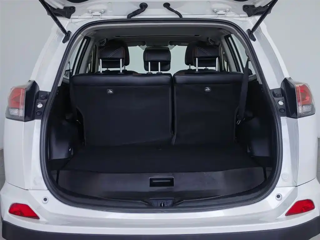 Toyota RAV4 Rongfang 2019 2.0L CVT 2WD Pioneer Edition China VI фото 16