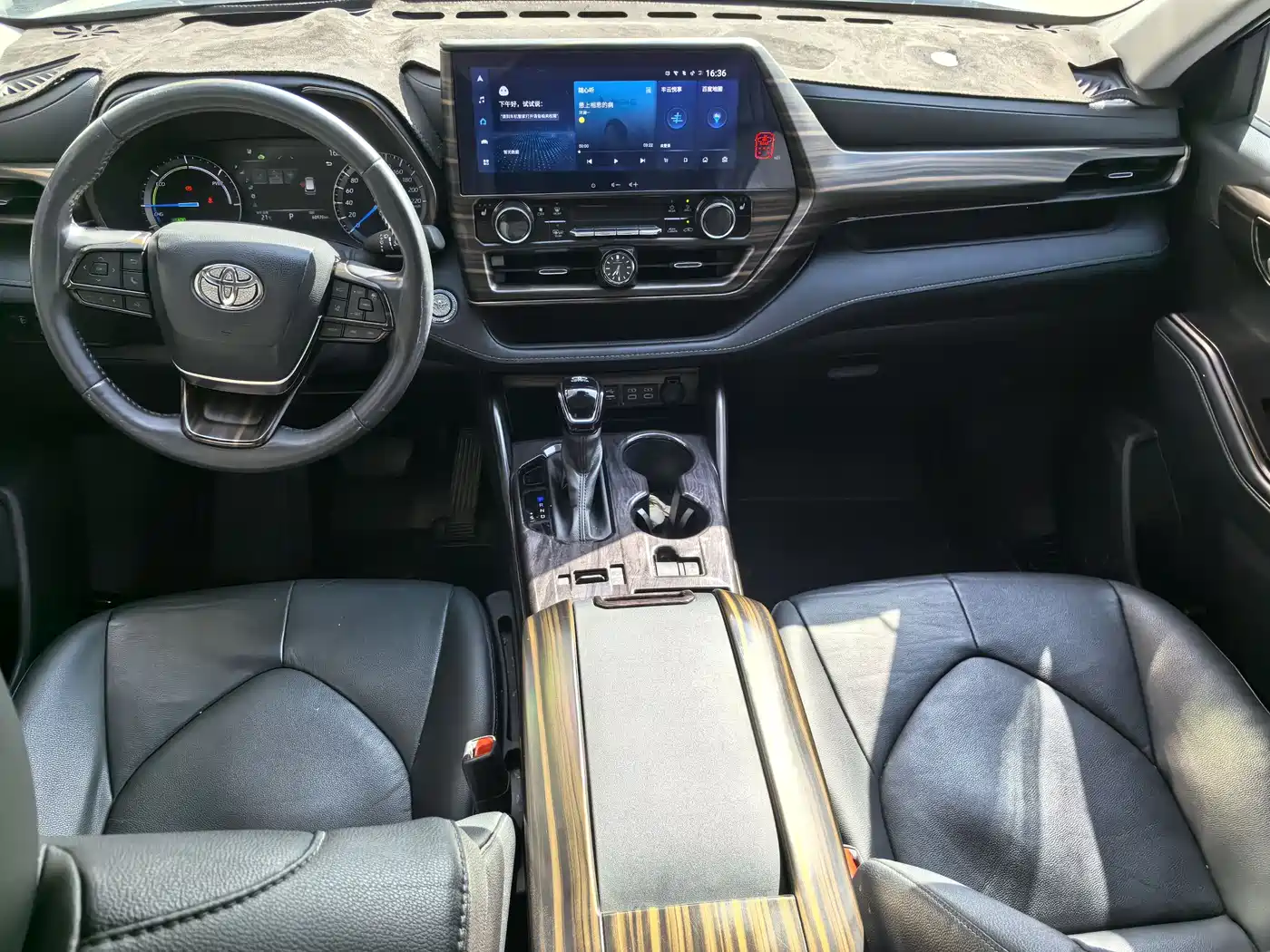 Toyota Highlander 2024 2.5L Smart Hybrid 4WD Premium 7-seater фото 10