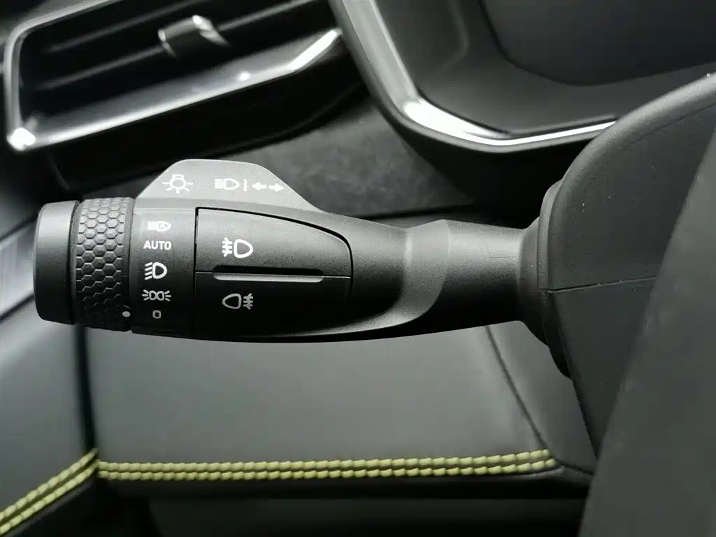 Lynk & Co 05 2020 2.0TD 2WD Shine Halo фото 21