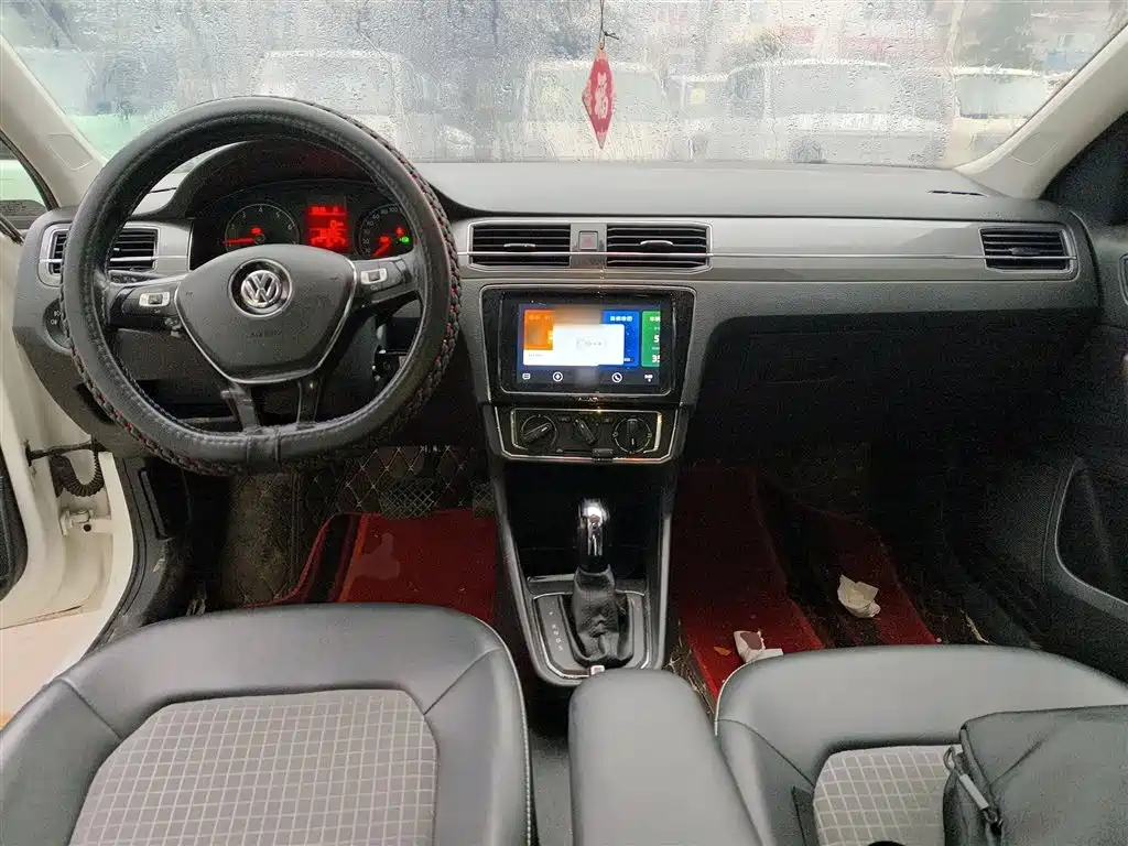 Volkswagen Santana 2016 1.6L Automatic Comfort Edition фото 6