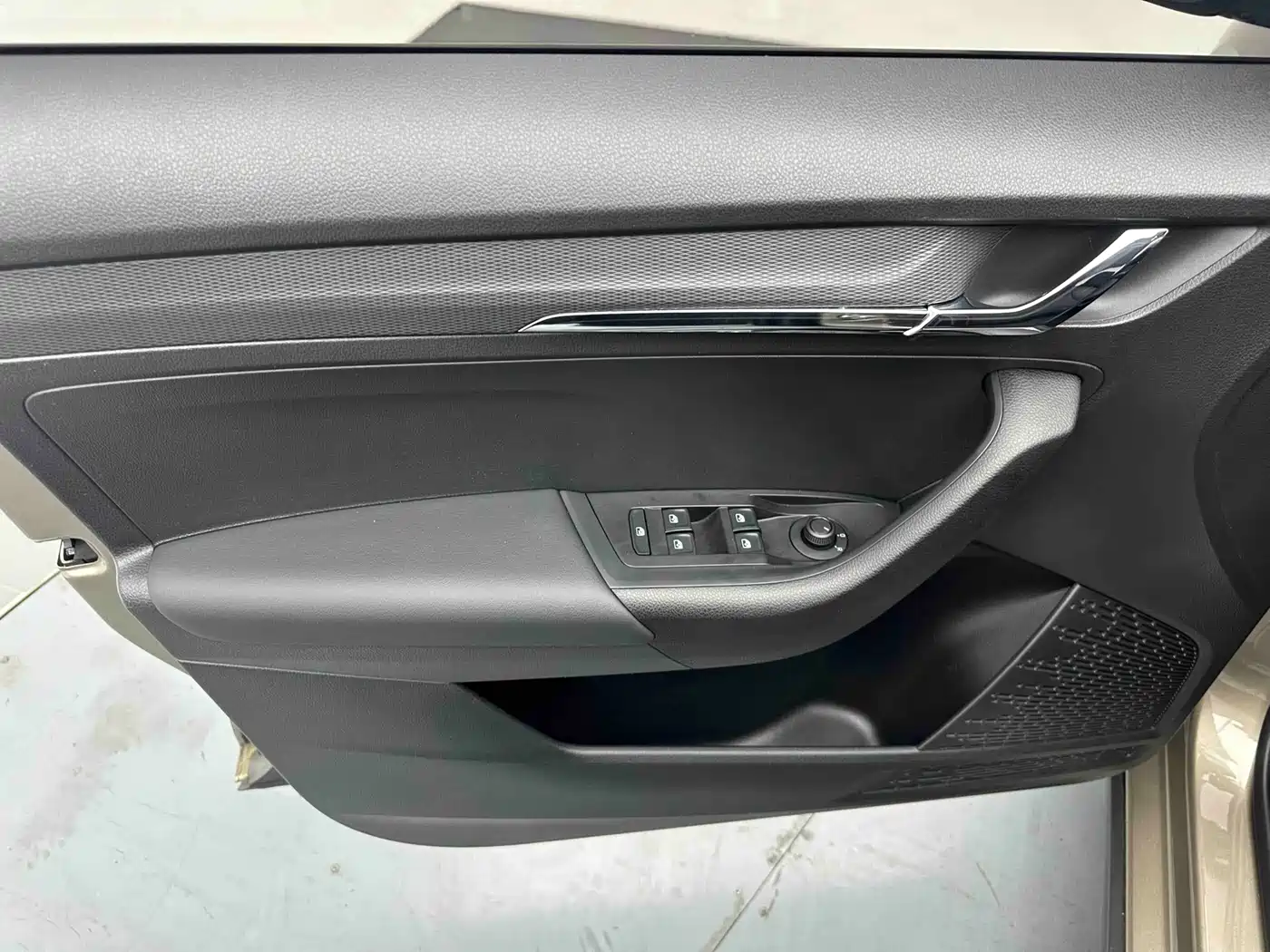 Škoda Kamiq 2022 1.5L Automatic Comfort Edition фото 9