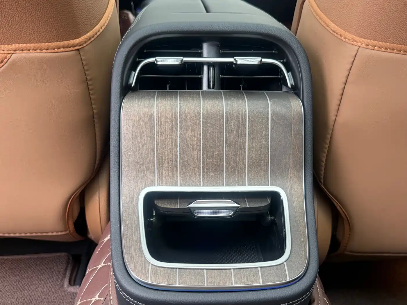 Mercedes-Benz E-Class 2026 E 300 L Luxury фото 18