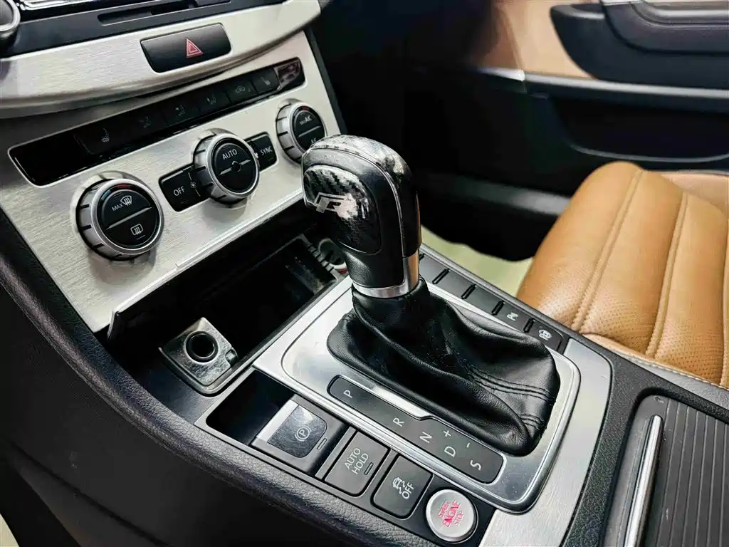 Volkswagen FAW-Volkswagen CC 2015 1.8TSI Luxury фото 16
