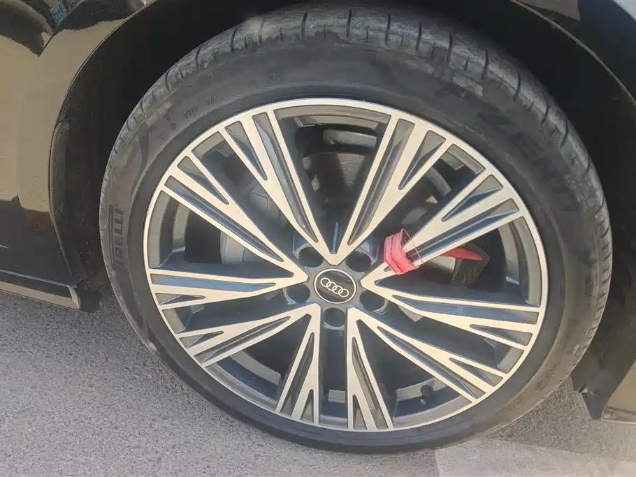 Audi A6L 2024 45 TFSI quattro Exclusive Dynamic фото 6