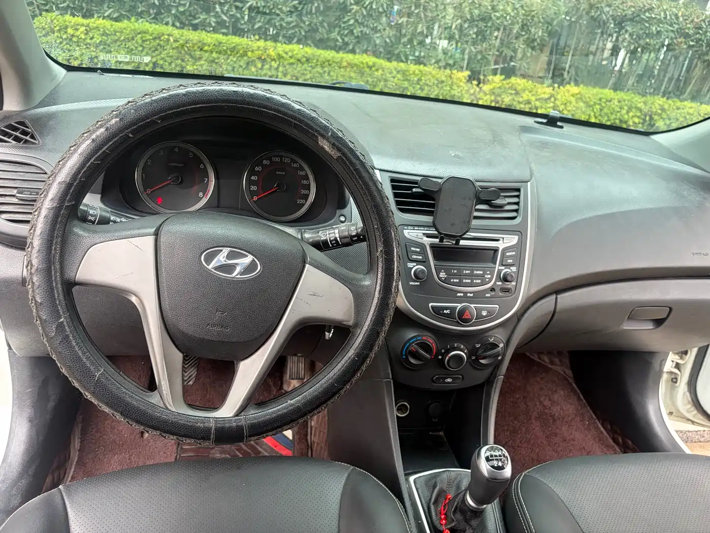 Hyundai Reina 2014 1.4L Manual GLX фото 13