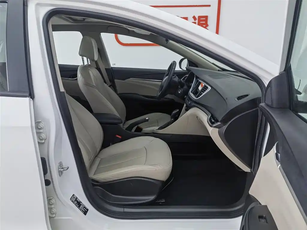 Buick Excelle 2018 15T Dual Clutch Elite (China V) фото 23