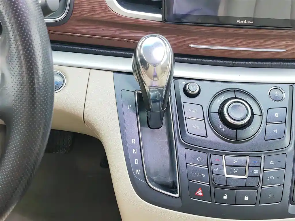 Buick GL8 2018 28T Comfort China VI фото 13