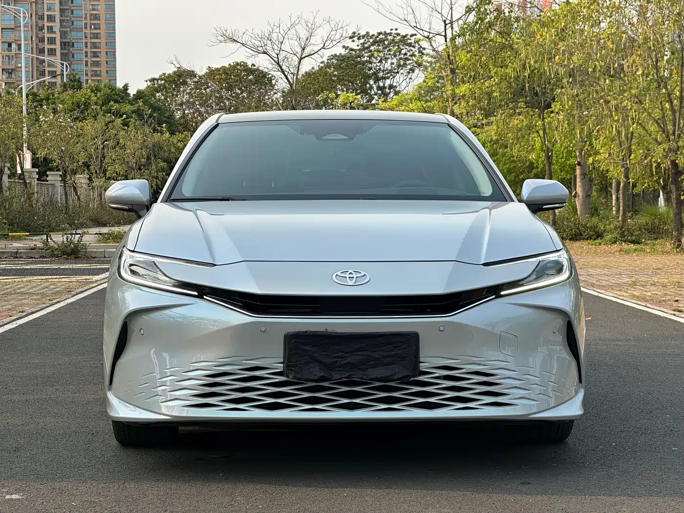 Toyota Camry 2024 Hybrid 2.0HGVP Luxury Edition фото 2