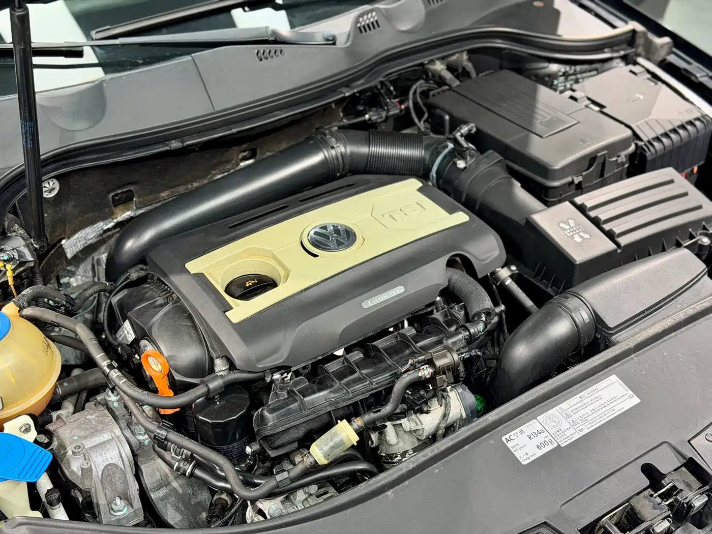 Volkswagen Magotan 2012 Facelift 1.8TSI Premium фото 18