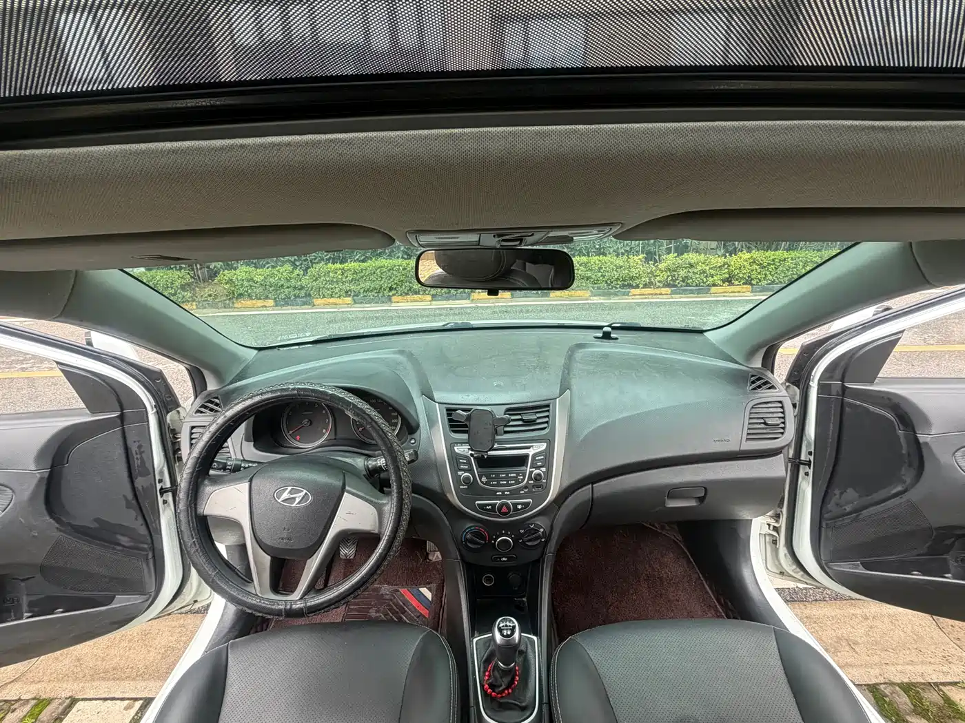 Hyundai Reina 2014 1.4L Manual GLX фото 17