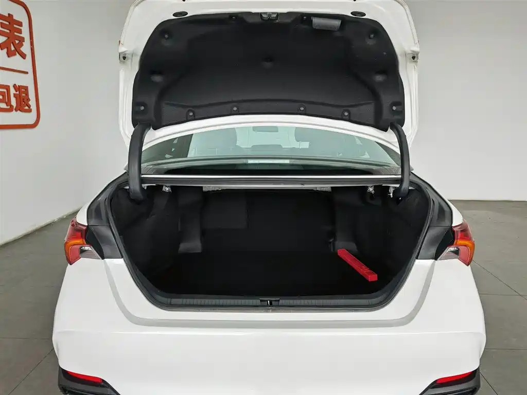 Toyota Avalon 2019 Hybrid 2.5L Luxury Edition China VI фото 16
