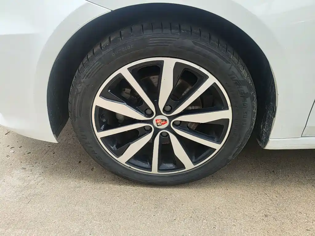 Roewe i6 2018 2018 20T Automatic Flagship Edition