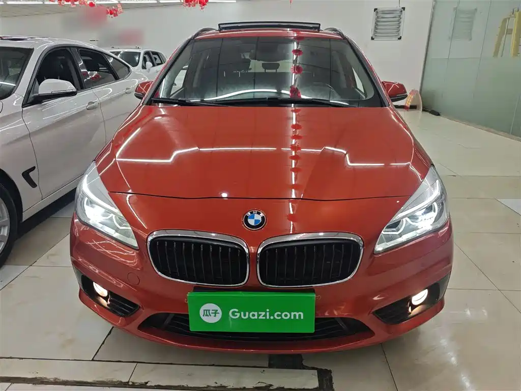 BMW 2 Series Touring 2016 218i Sport Design Package фото 3