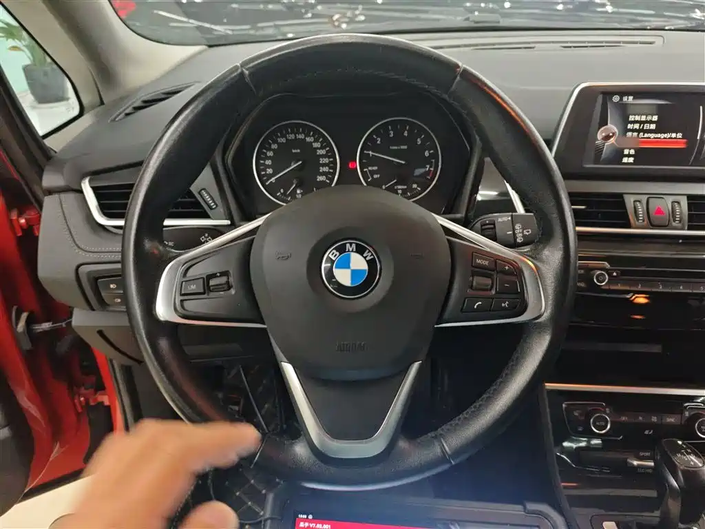 BMW 2 Series Touring 2016 218i Sport Design Package фото 11
