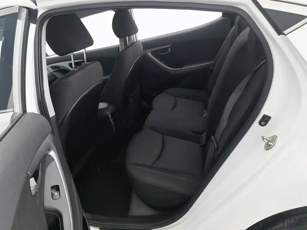 Hyundai Langdong 2016 1.6L Automatic Smart Edition фото 15