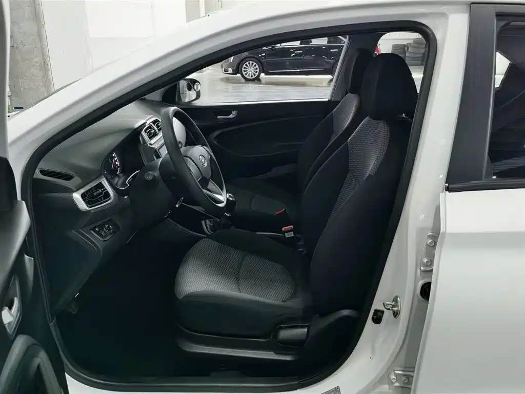 Hyundai Verna 2017 1.4L Manual Color Edition (China V) фото 10