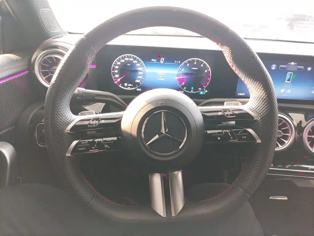 Mercedes-Benz A-Class 2023 A 200 L Fashion фото 7