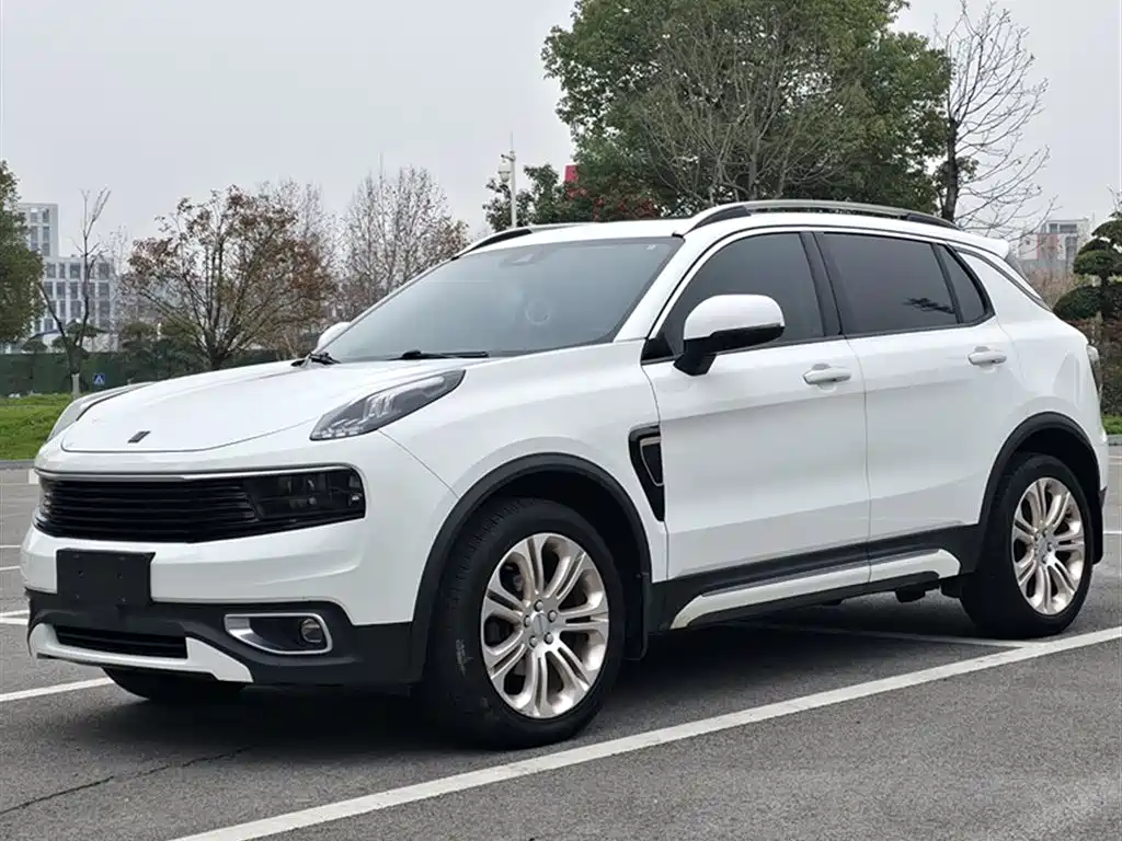 Lynk & Co 01 2017 2.0T 2WD Pro Version фото 2