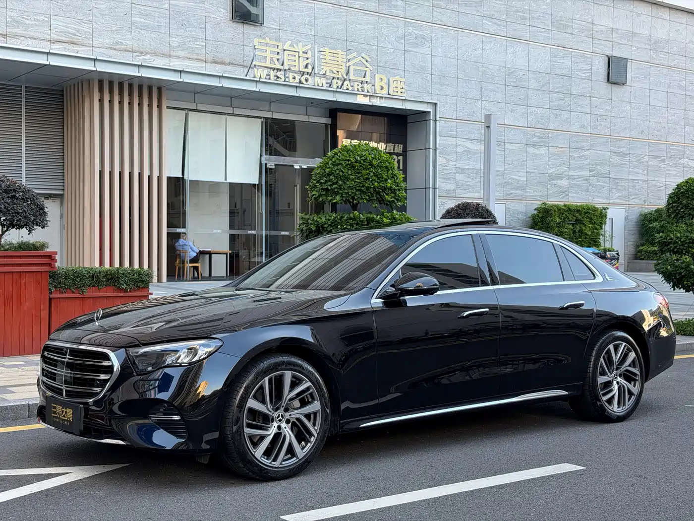 Mercedes-Benz E-Class 2024 E 300 L Fashion