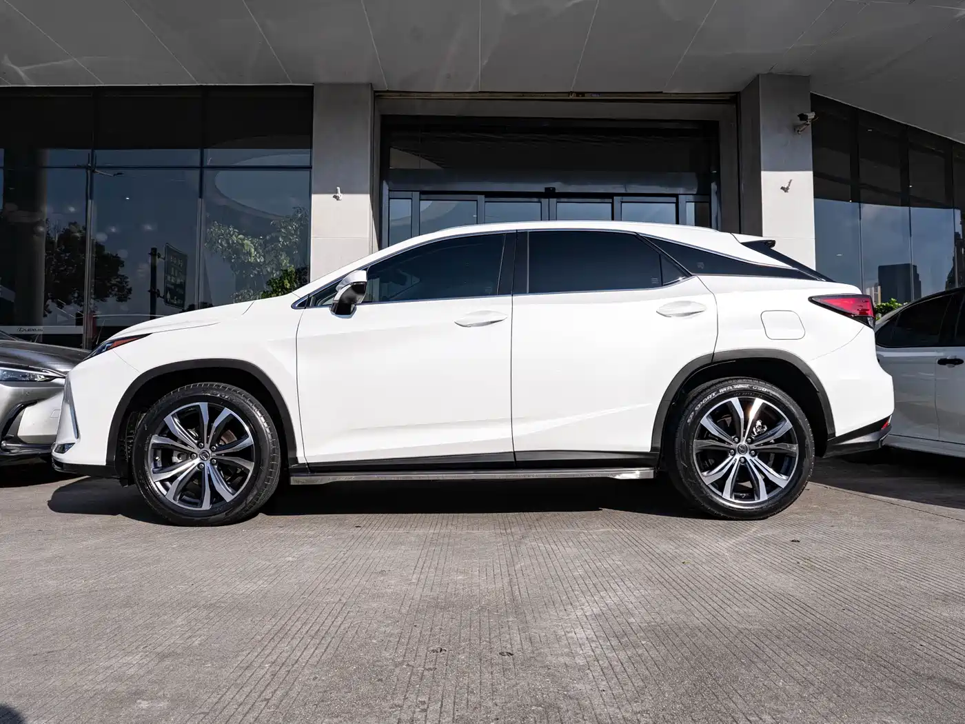 Lexus RX 2021 300 AWD Special Edition фото 4