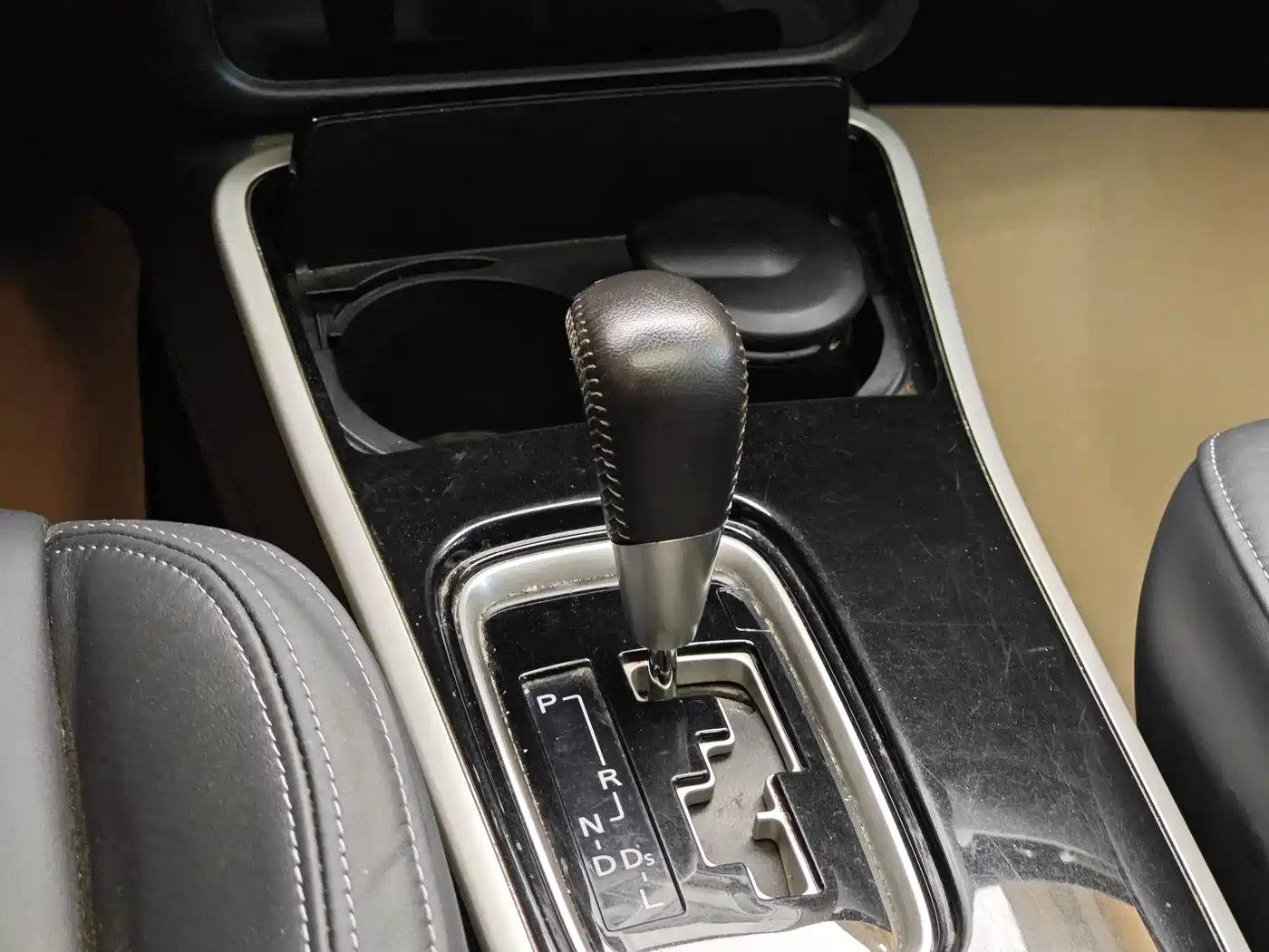 Mitsubishi Outlander 2019 2.0L 2WD Enjoy 5-Seater China VI фото 18