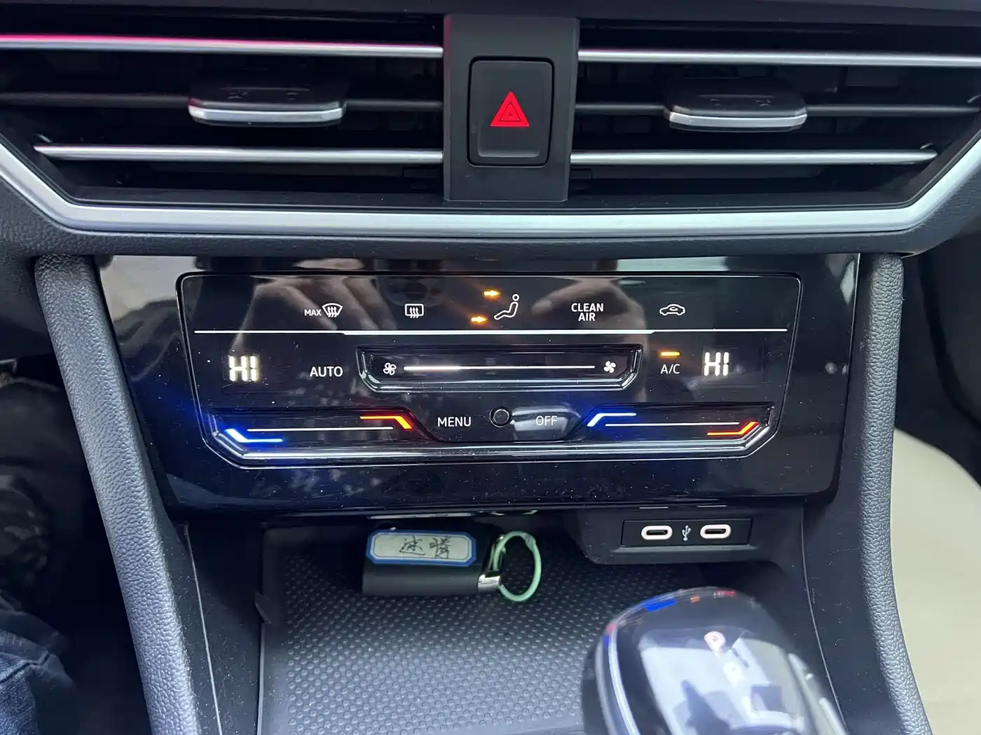 Volkswagen Sagitar 2023 Model Year 280TSI DSG Surpass Edition фото 13