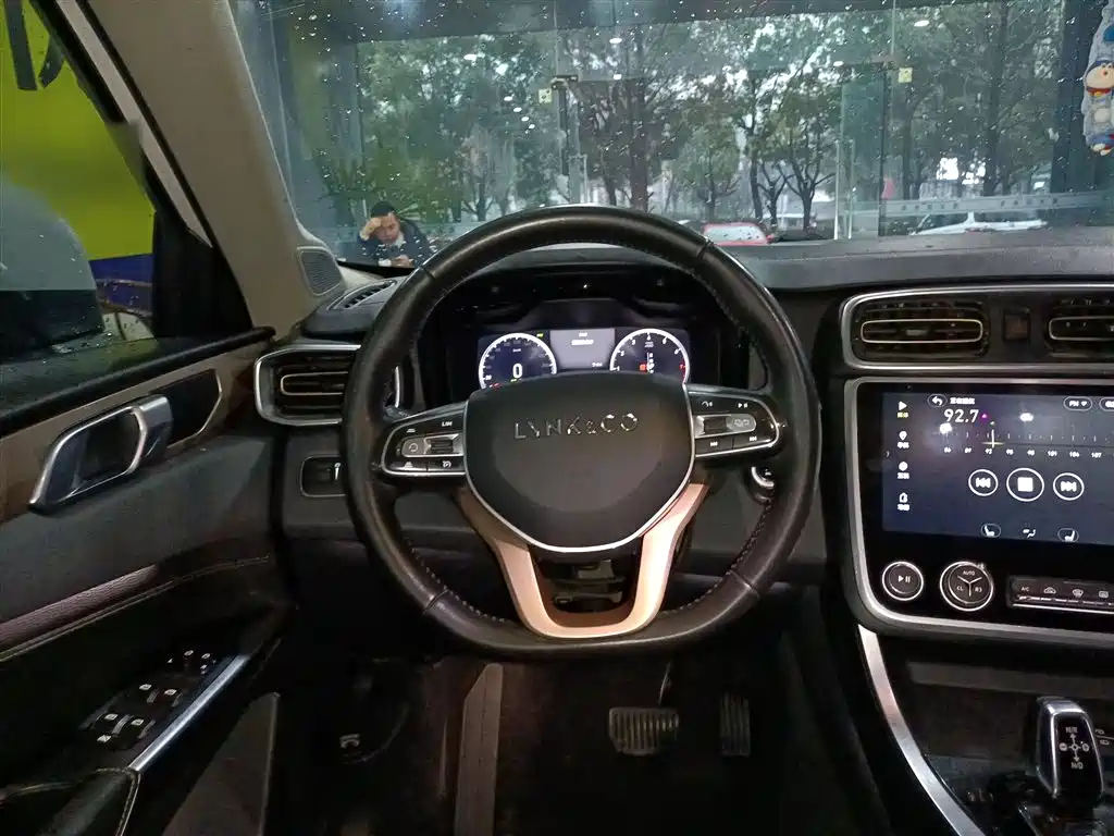 Lynk & Co 01 2017 2.0T 2WD Pro Version фото 5