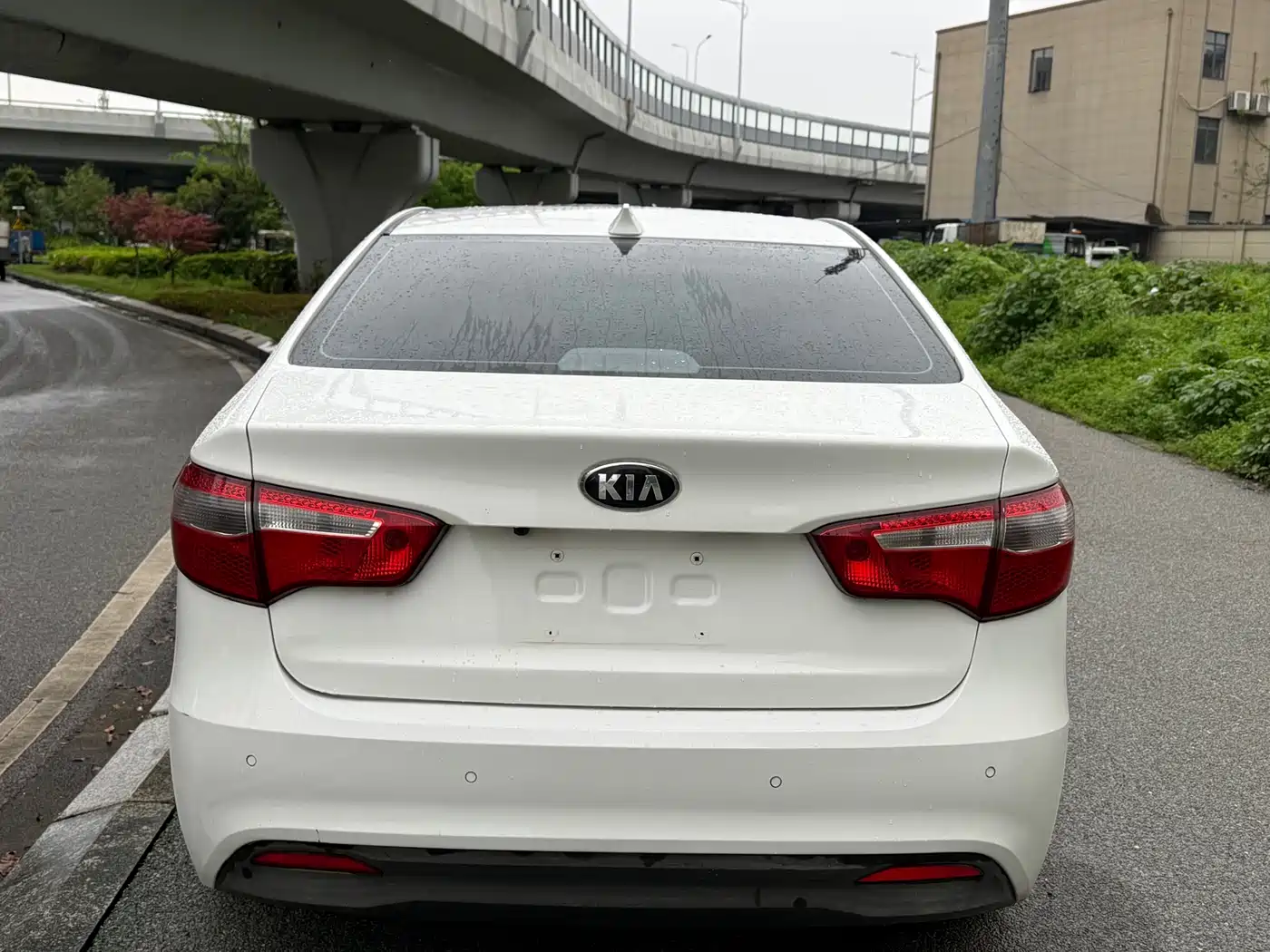 Kia K2 2012 Sedan 1.4L AT GLS Commemorative Edition фото 5
