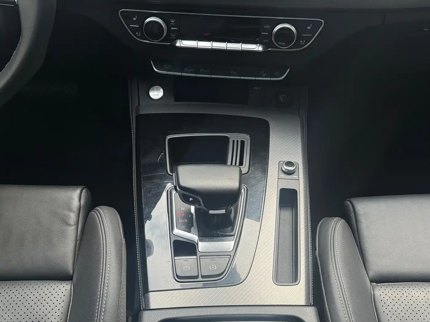 Audi Q5L 2023 40T Luxury Dynamic фото 11