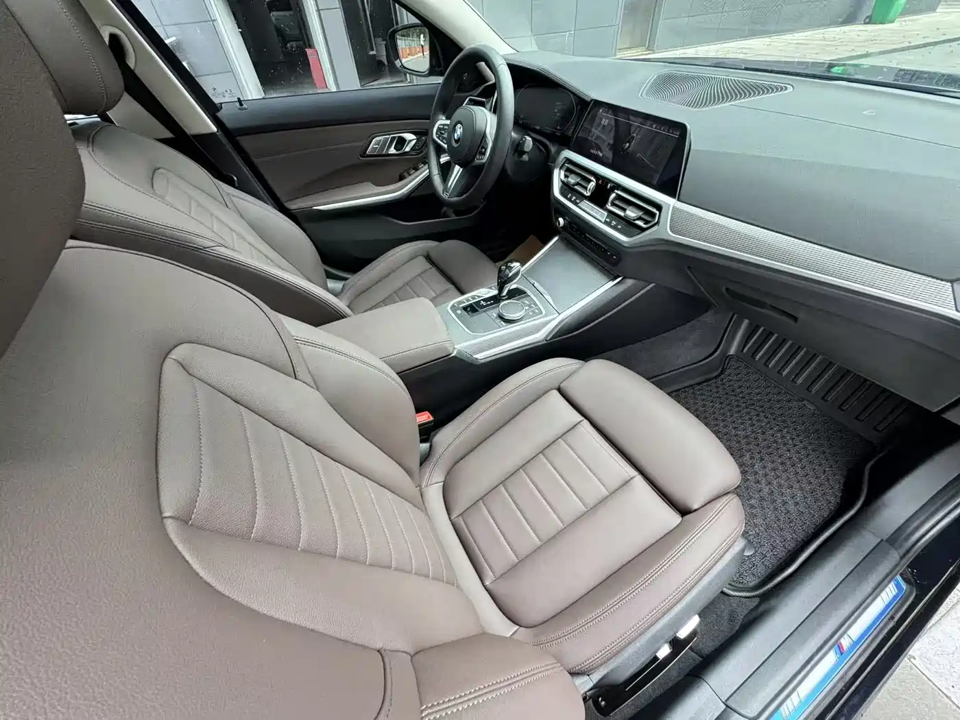 BMW 3 Series 2020 325Li M Sport Black Night Package фото 27