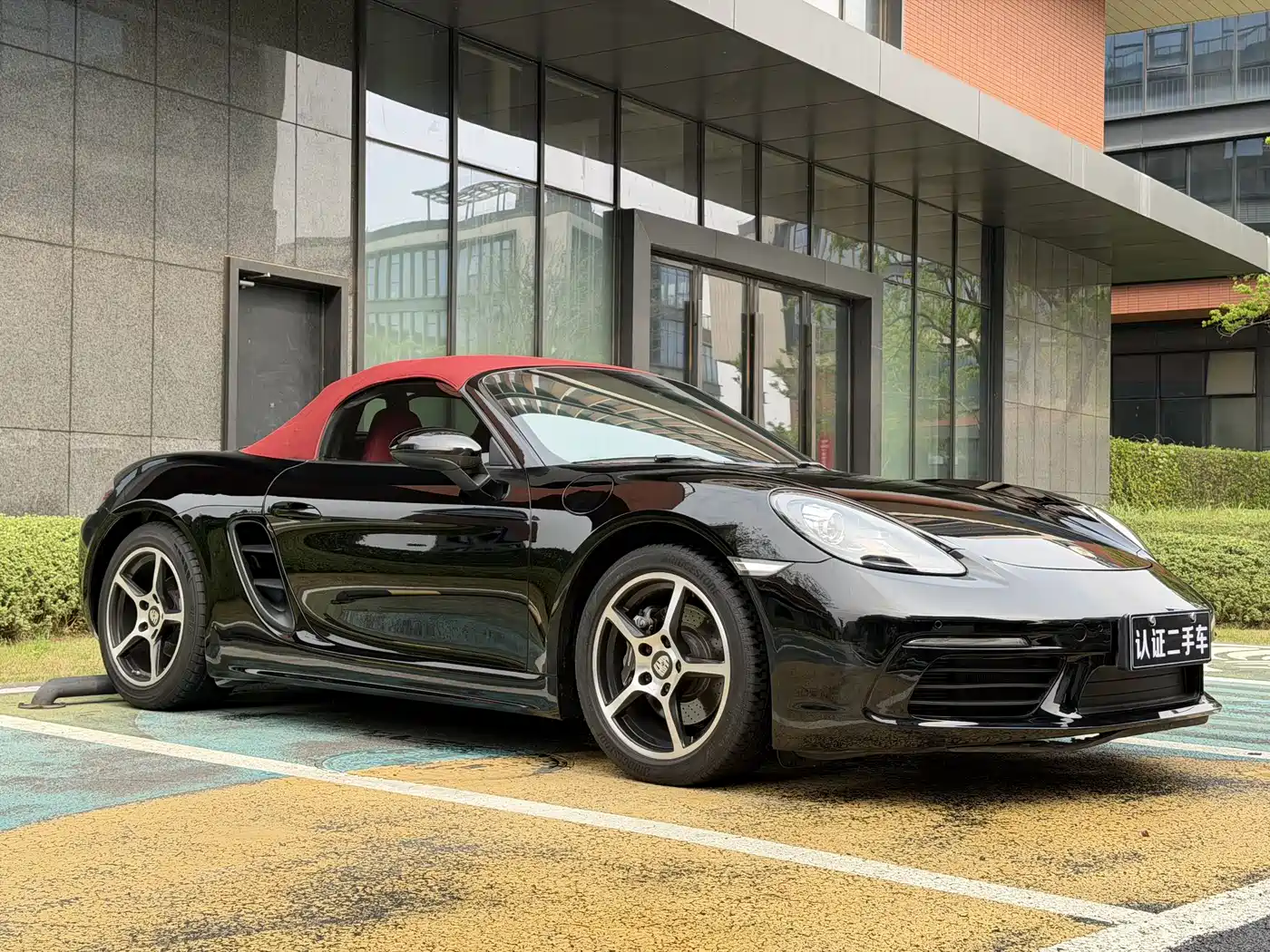 Porsche 718 2018 Boxster 2.0T фото 12