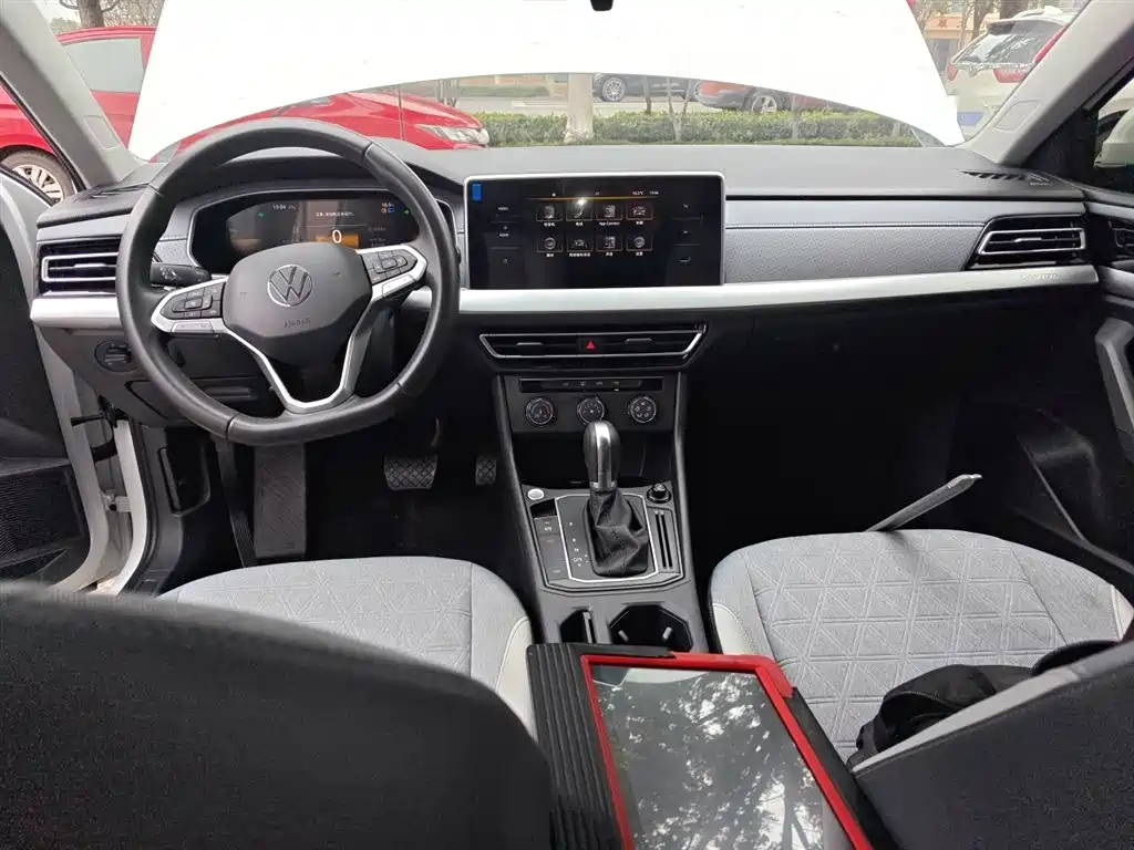 Volkswagen Lavida 2023 1.5L Auto Luxury Edition фото 6