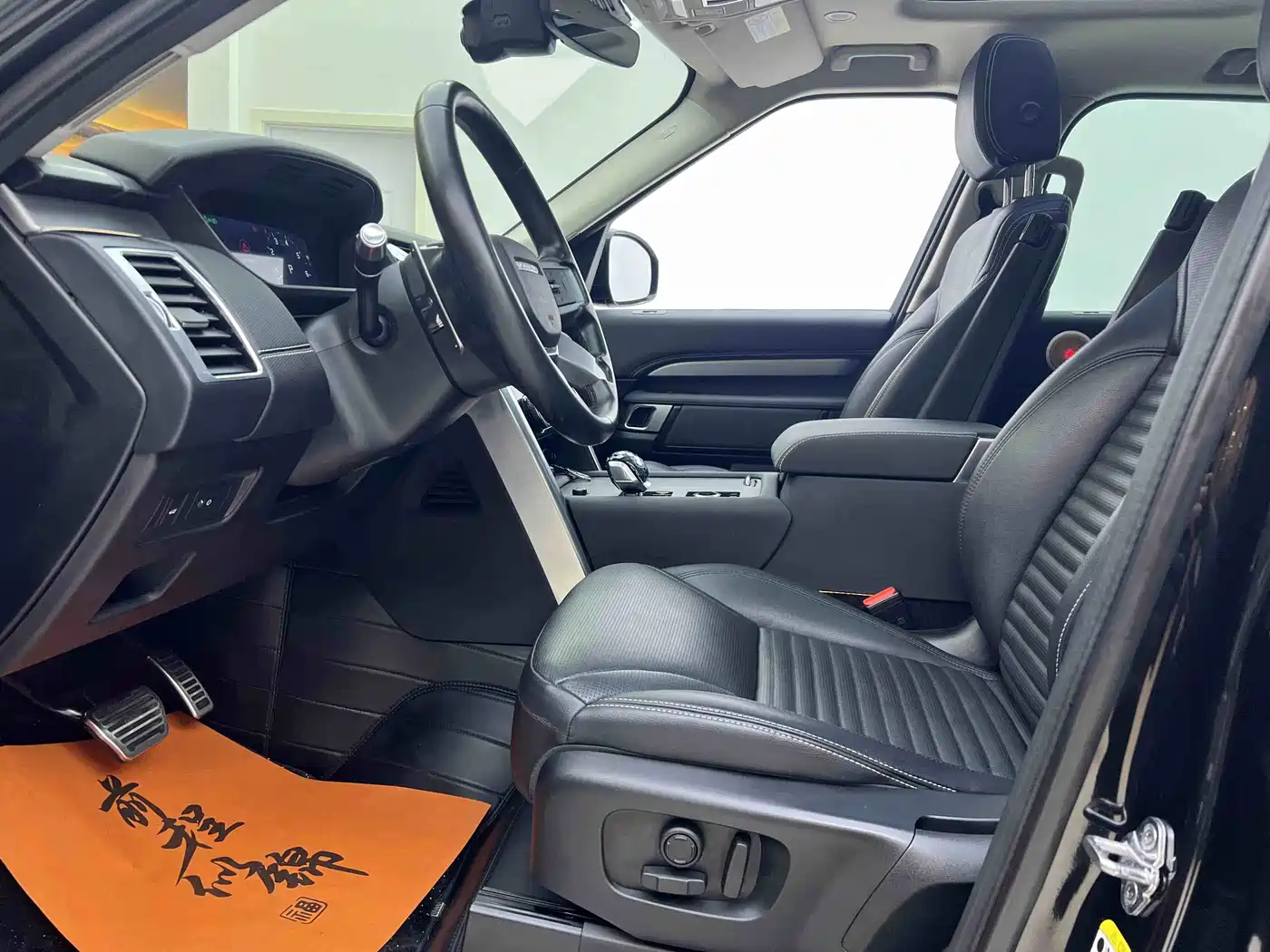 Land Rover Discovery 2021 360PS R-Dynamic S фото 23