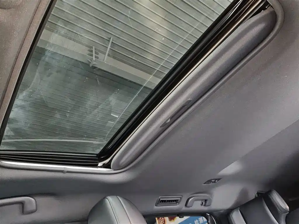 Toyota Sienna 2024 2.5L Hybrid 4WD Premium Edition фото 18
