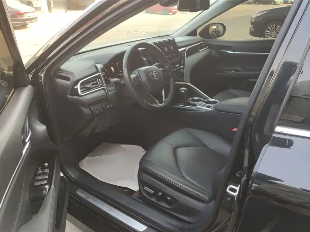 Toyota Camry 2021 2.5G Luxury Edition фото 16