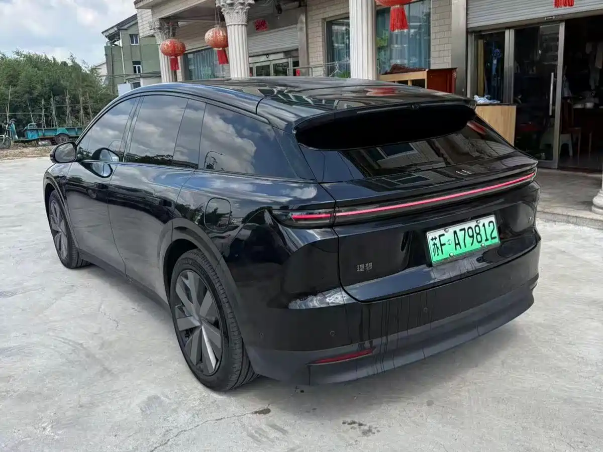 Li Auto i6 2026 2025 2WD Base Model
