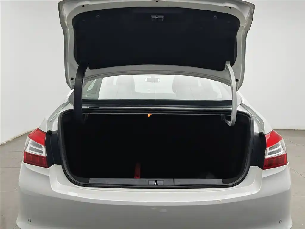 Peugeot 408 2014 1.8L Automatic Luxury Edition фото 16