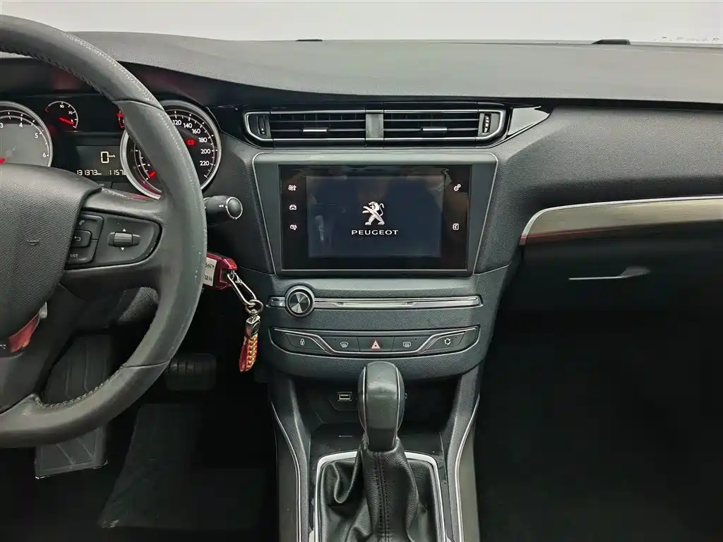 Peugeot 408 2014 1.8L Automatic Luxury Edition фото 12