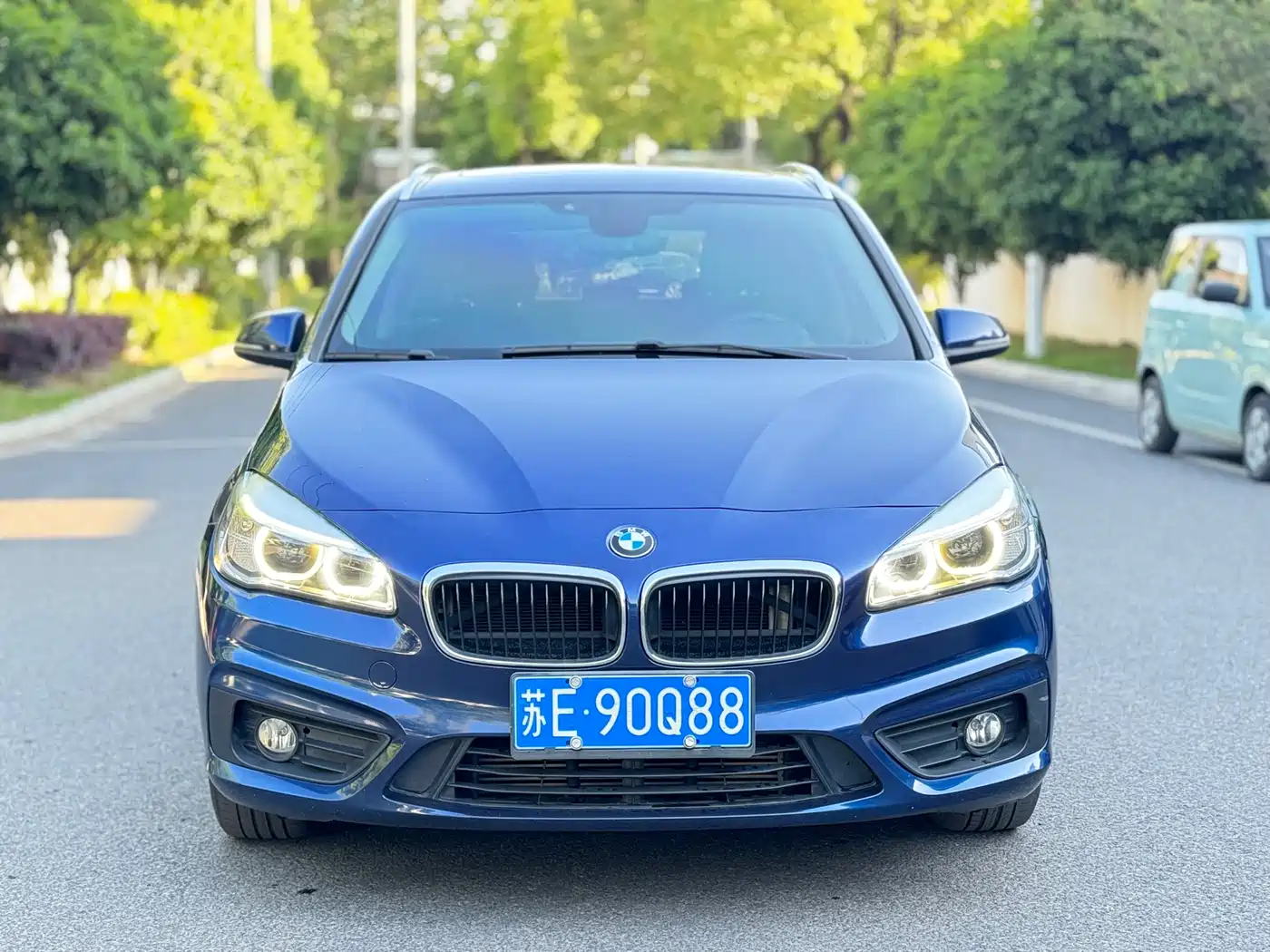 BMW 2 Series Touring 2016 218i Leading фото 2