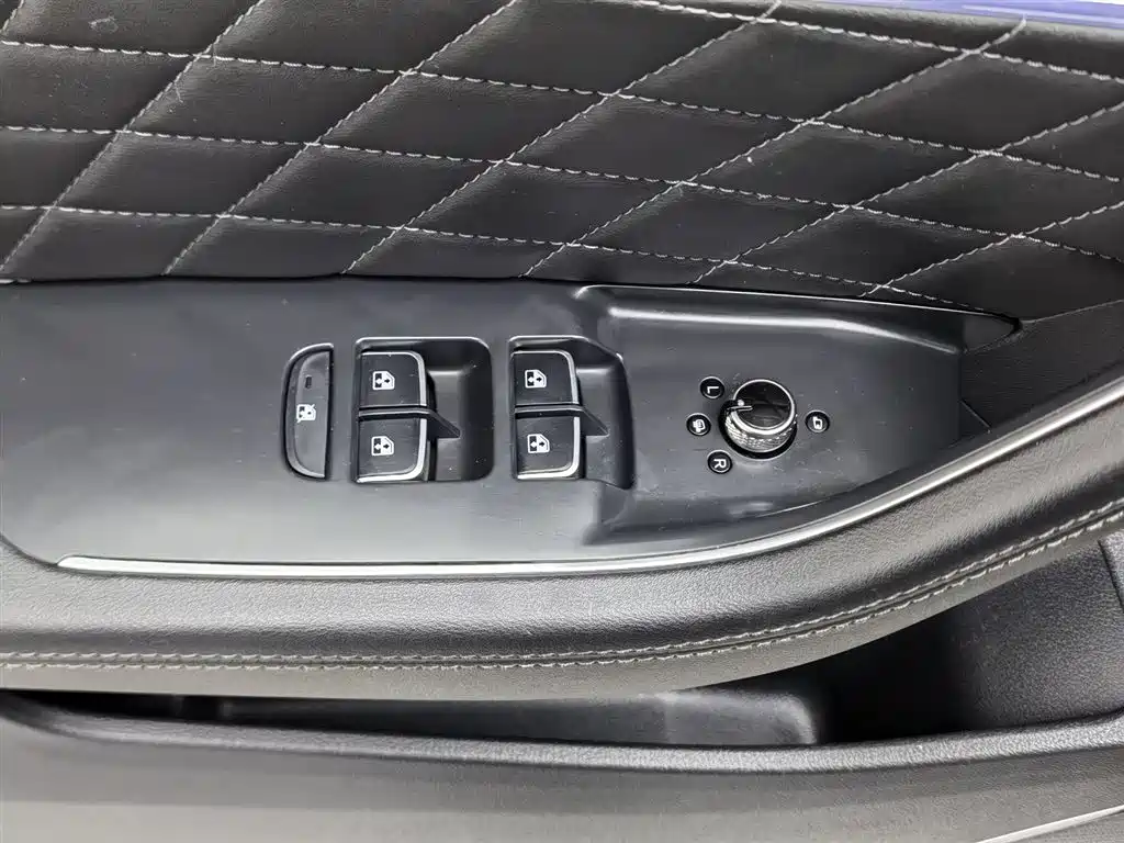 Hongqi HS5 2019 2.0T Smart Connect Enjoy Edition фото 9
