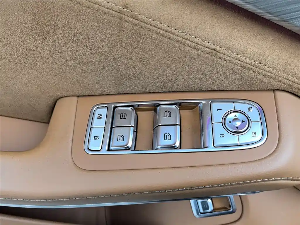 Hongqi H9 2020 2.0T Smart Connection Qi Chang Edition фото 9