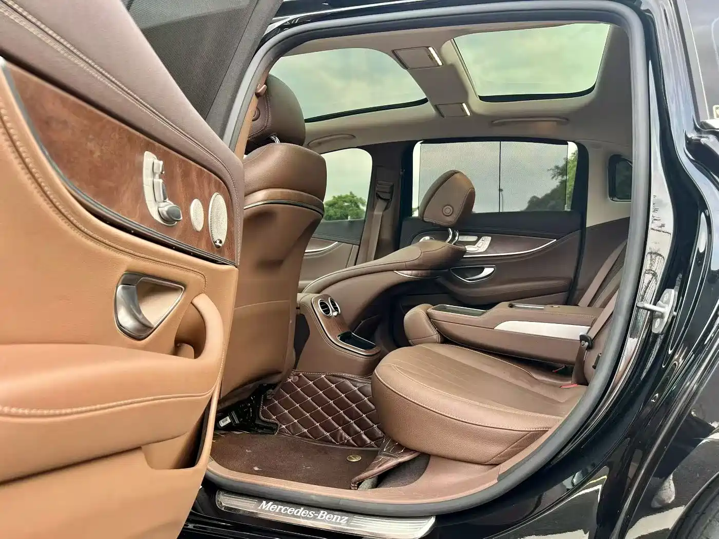 Mercedes-Benz E-Class 2023 E 300 L Luxury фото 9