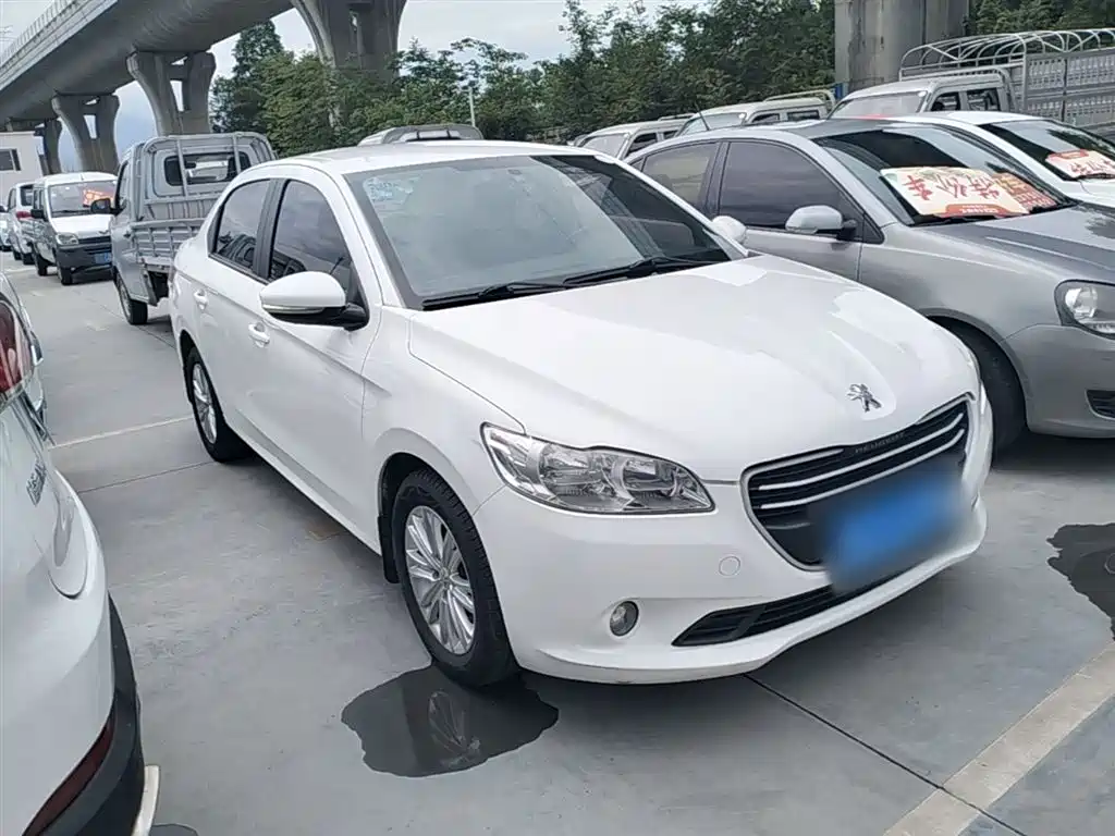 Peugeot 301 2014 1.6L Manual Comfort Edition фото 4
