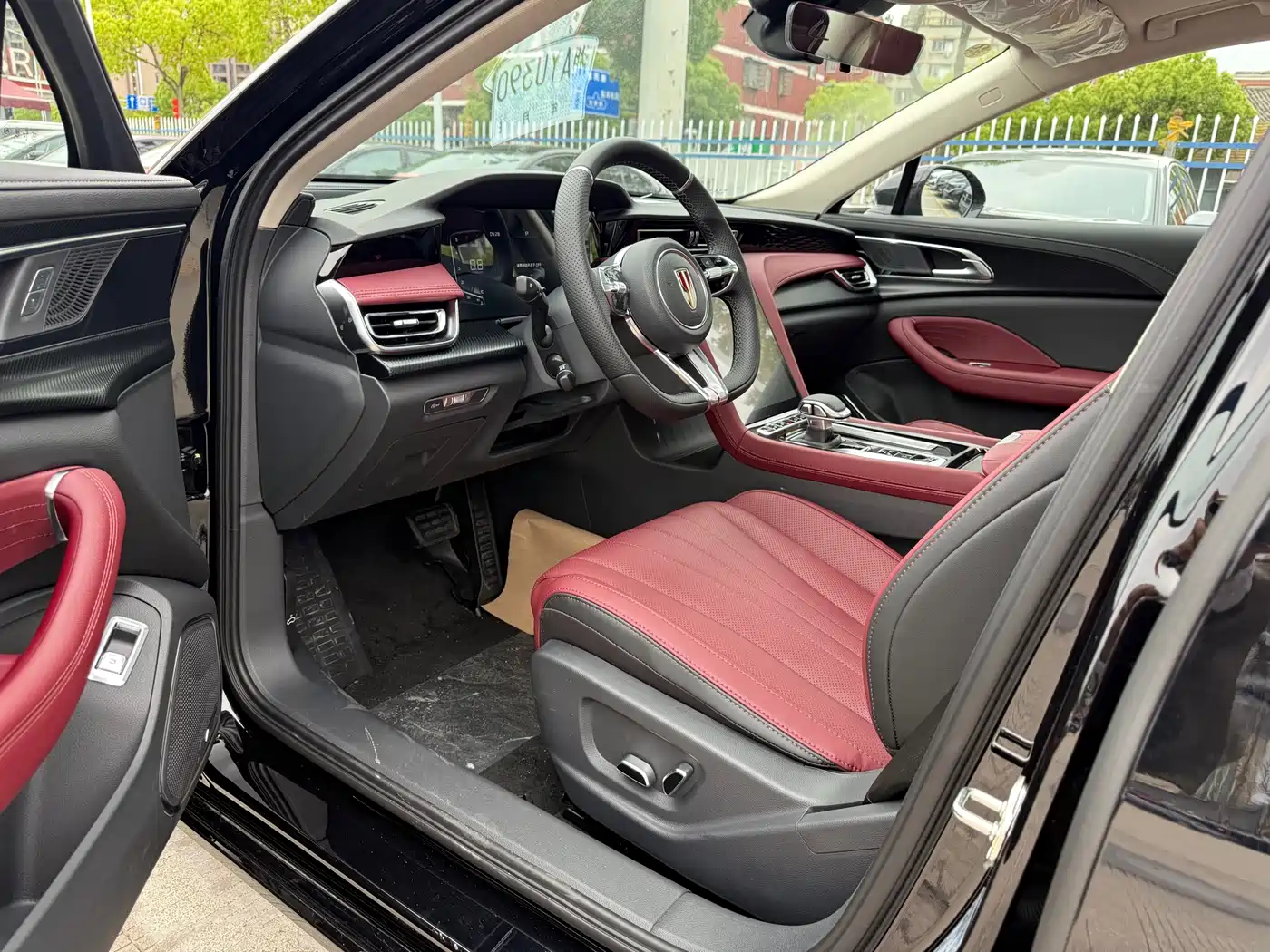 Hongqi H5 2025 1.5T DCT Mystic Shadow 2 Million Edition фото 8