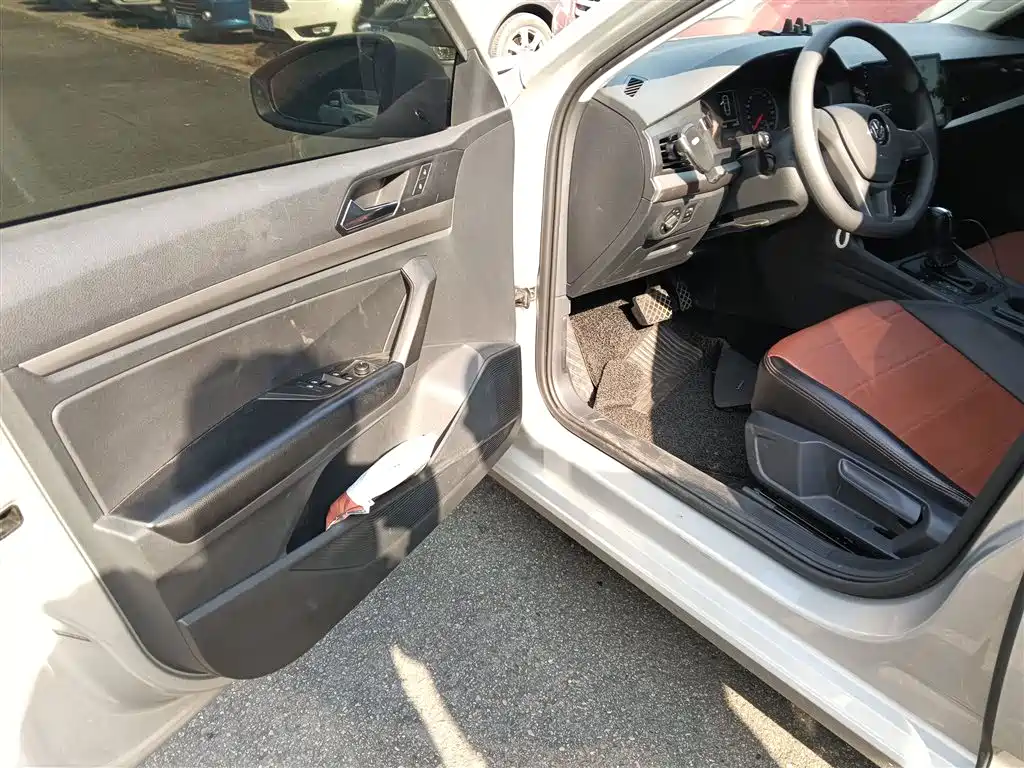 Volkswagen Lavida 2018 1.5L Auto Trend Edition China V фото 14