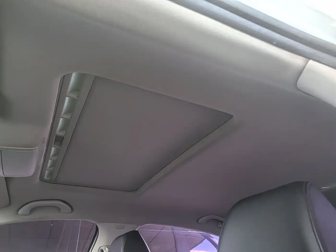 Volkswagen Sagitar 2017 1.6L Automatic Comfort фото 6